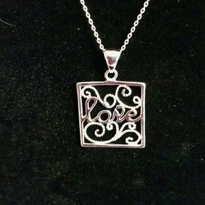 Beautiful 925 Sterling Silver necklace and pendant